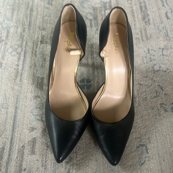 Mossimo black pump heels - Picture 1 of 5